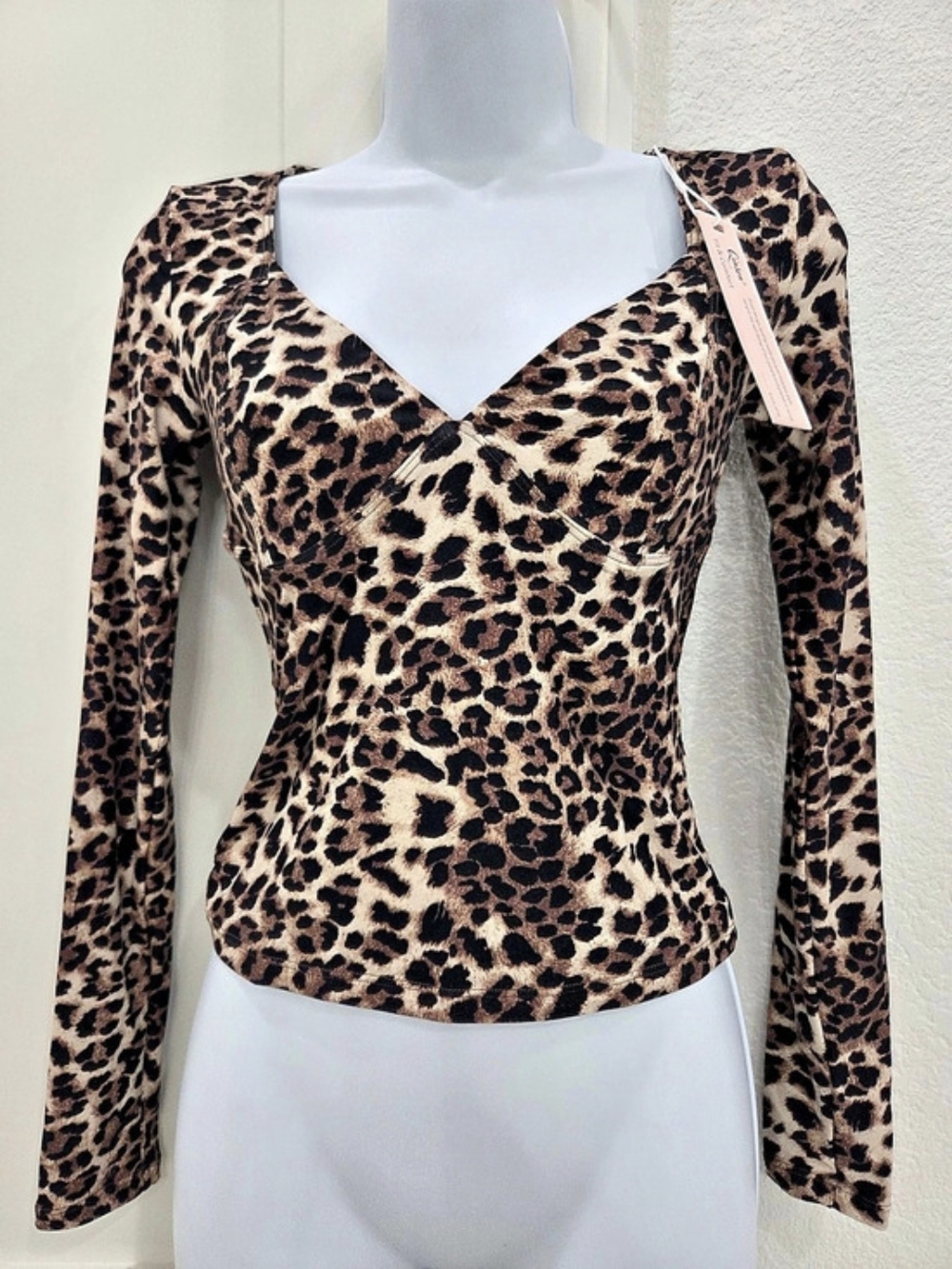QINSEN Long Sleeve Sweetheart Neck Crop Top Leopard Print Small